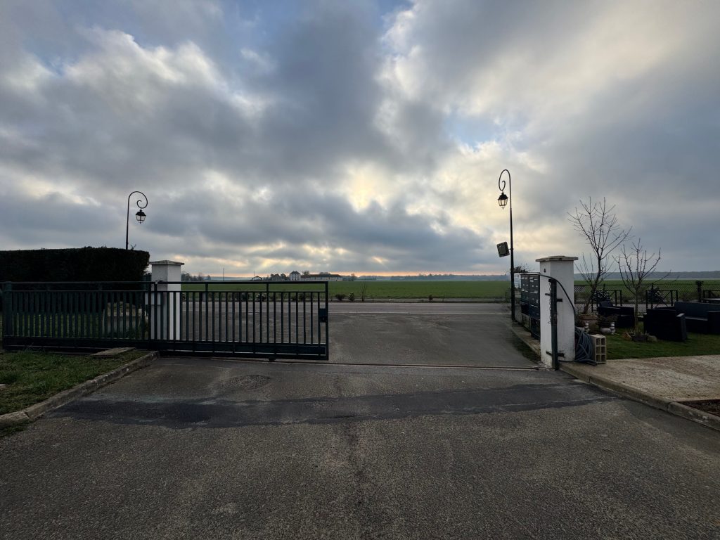 Les Ateliers du Mesnil, entrée extérieure